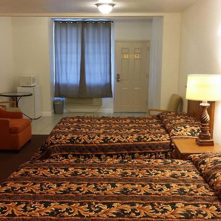 Country Regency Inn & Suites Manvel エクステリア 写真