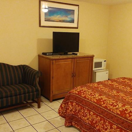 Country Regency Inn & Suites Manvel エクステリア 写真