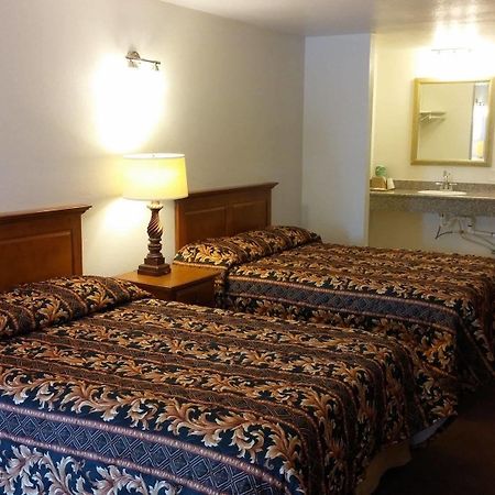 Country Regency Inn & Suites Manvel エクステリア 写真