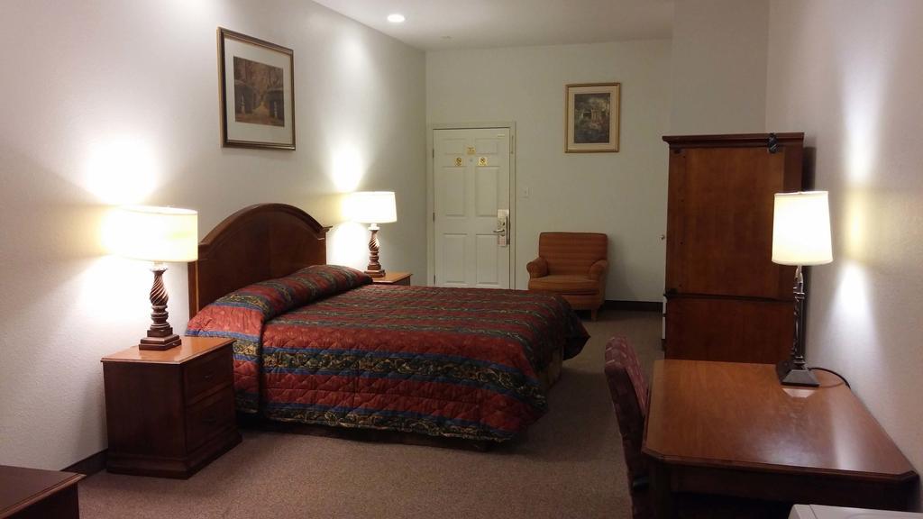 Country Regency Inn & Suites Manvel エクステリア 写真