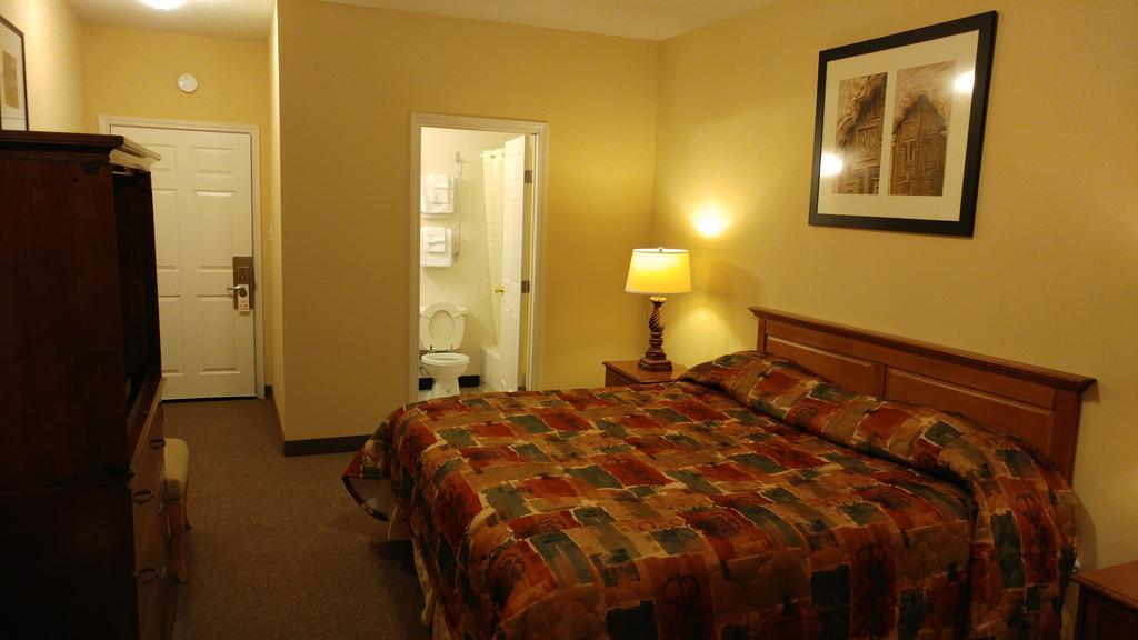 Country Regency Inn & Suites Manvel エクステリア 写真