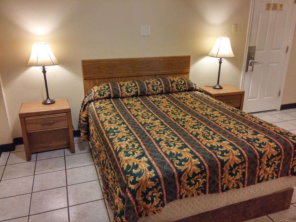 Country Regency Inn & Suites Manvel エクステリア 写真