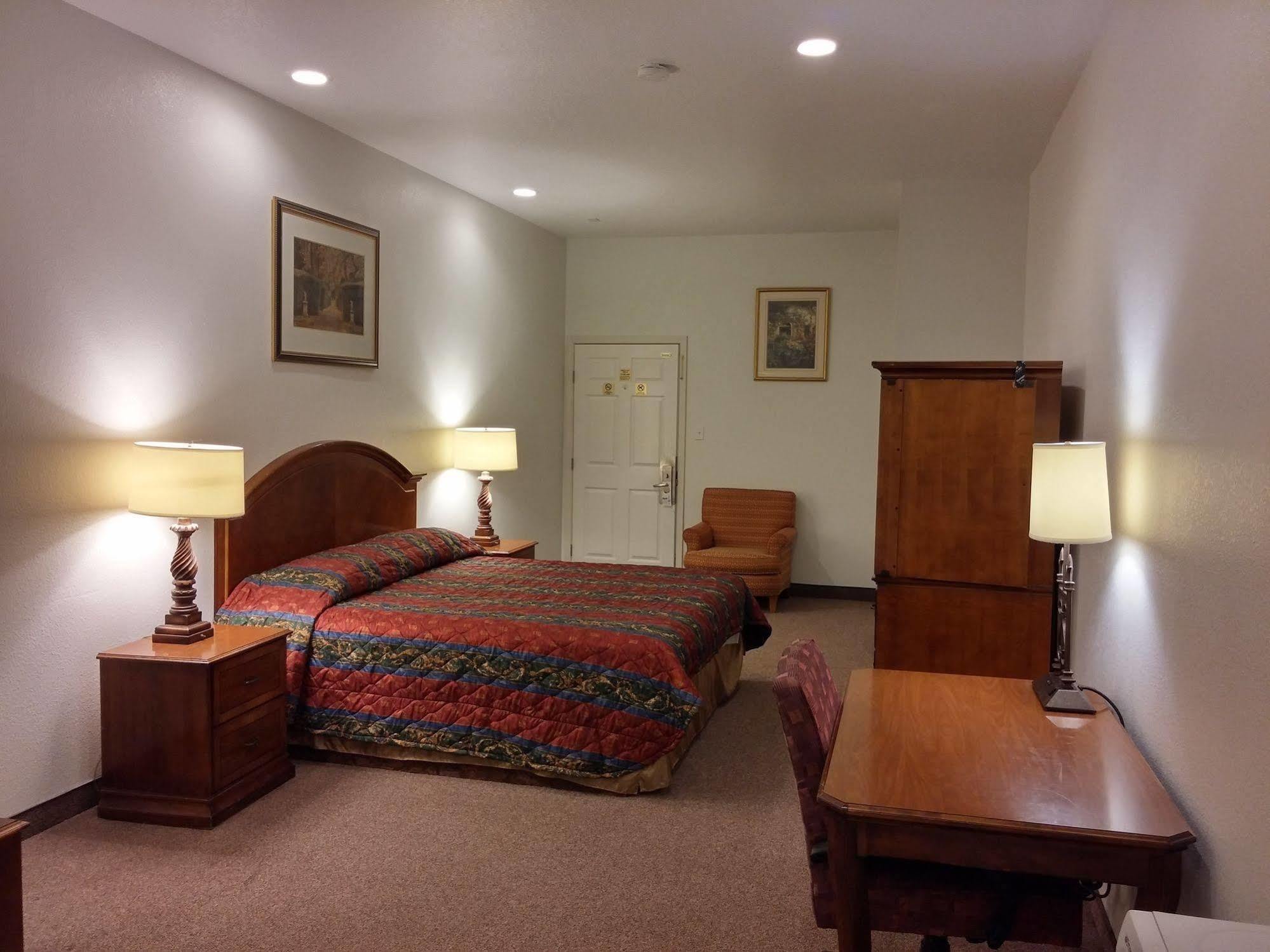 Country Regency Inn & Suites Manvel エクステリア 写真