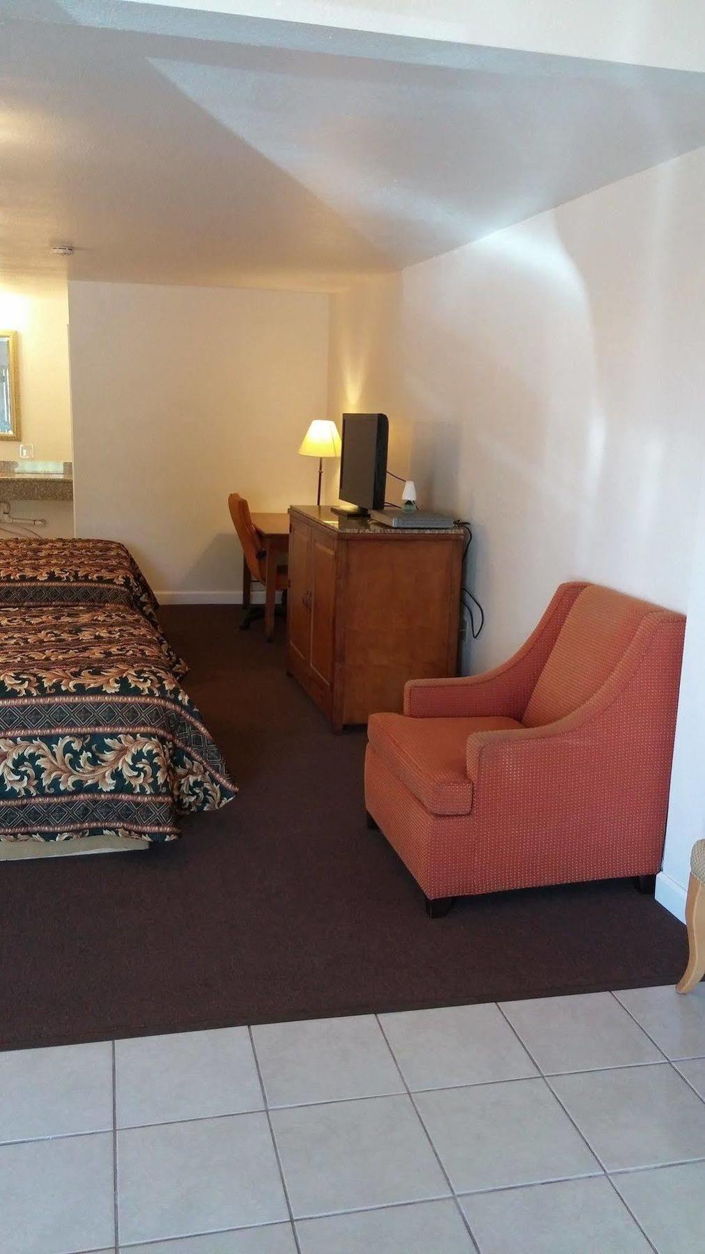 Country Regency Inn & Suites Manvel エクステリア 写真