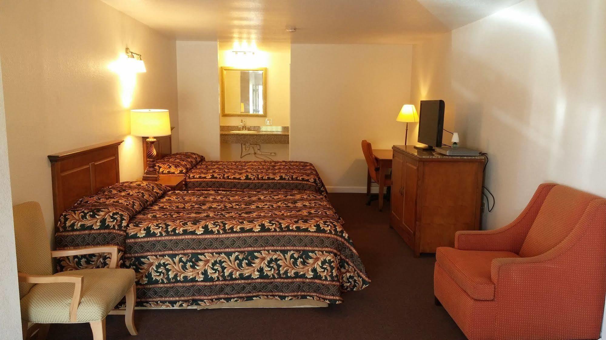 Country Regency Inn & Suites Manvel エクステリア 写真