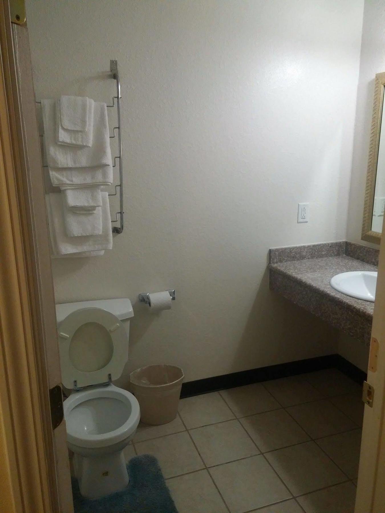Country Regency Inn & Suites Manvel エクステリア 写真