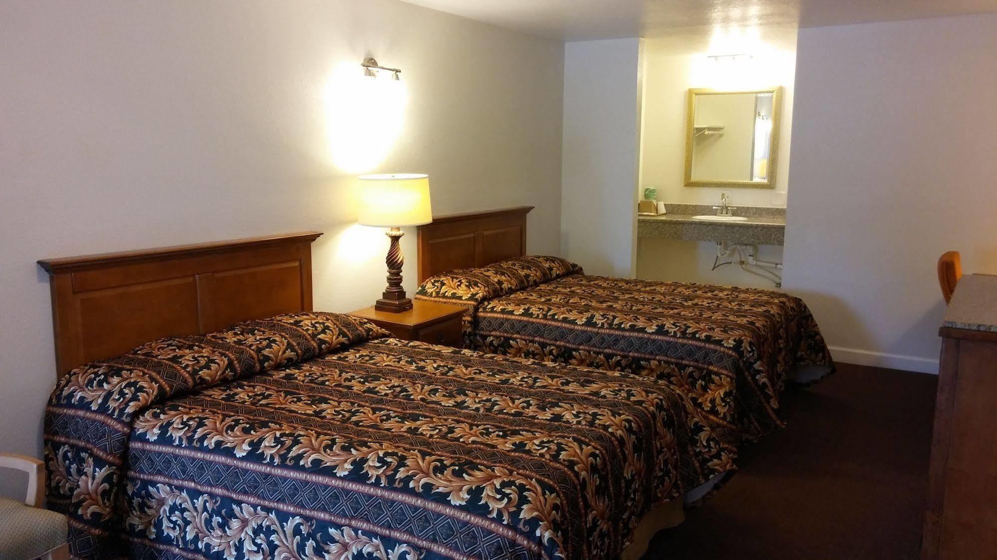 Country Regency Inn & Suites Manvel エクステリア 写真