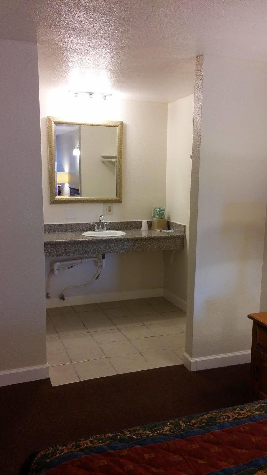 Country Regency Inn & Suites Manvel エクステリア 写真